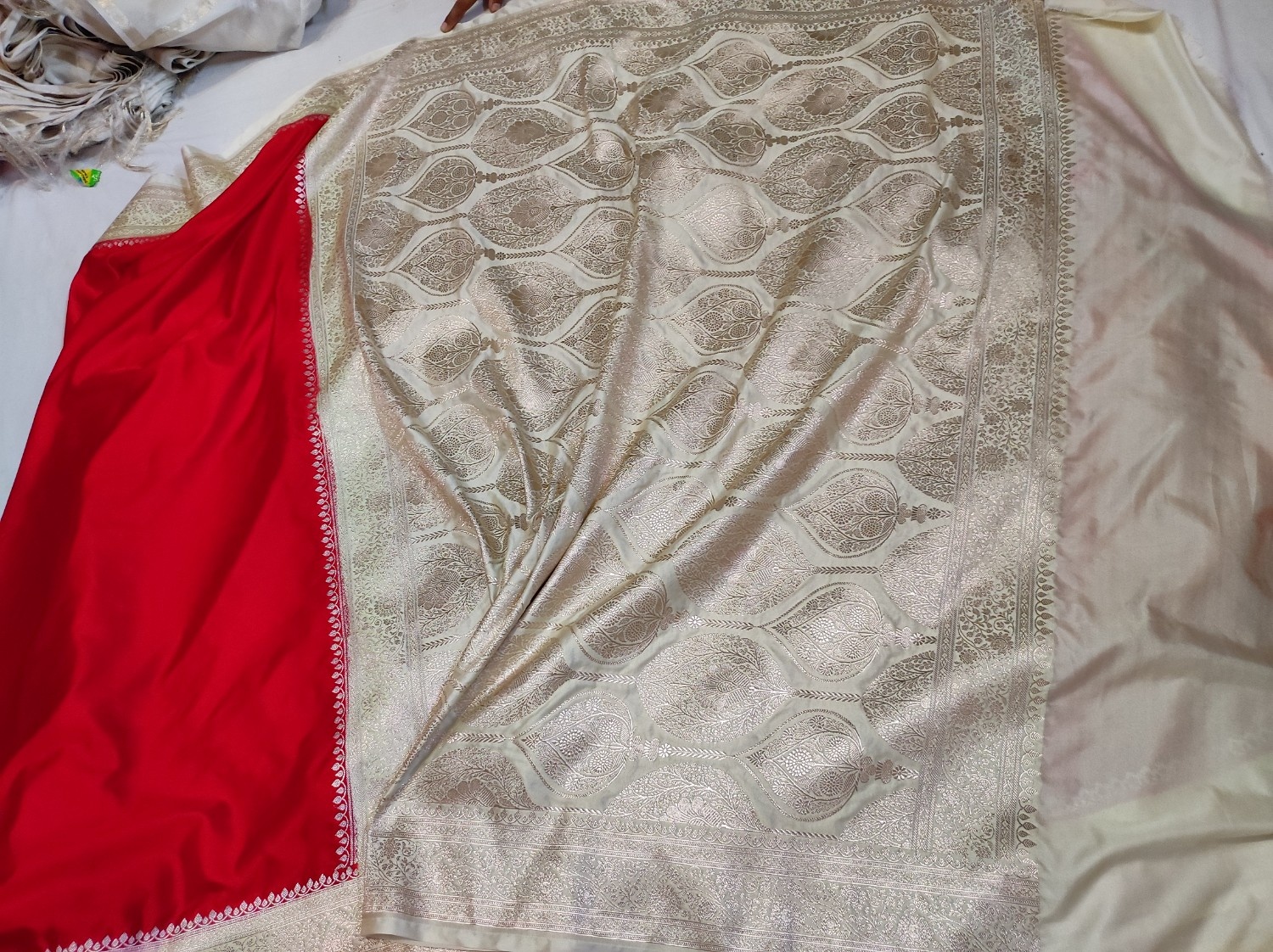 Banarasi Mashru Silk Saree with Plain Body & Heavy Gold Zari Pallu | Wedding & Festive Wear | Running Blouse
