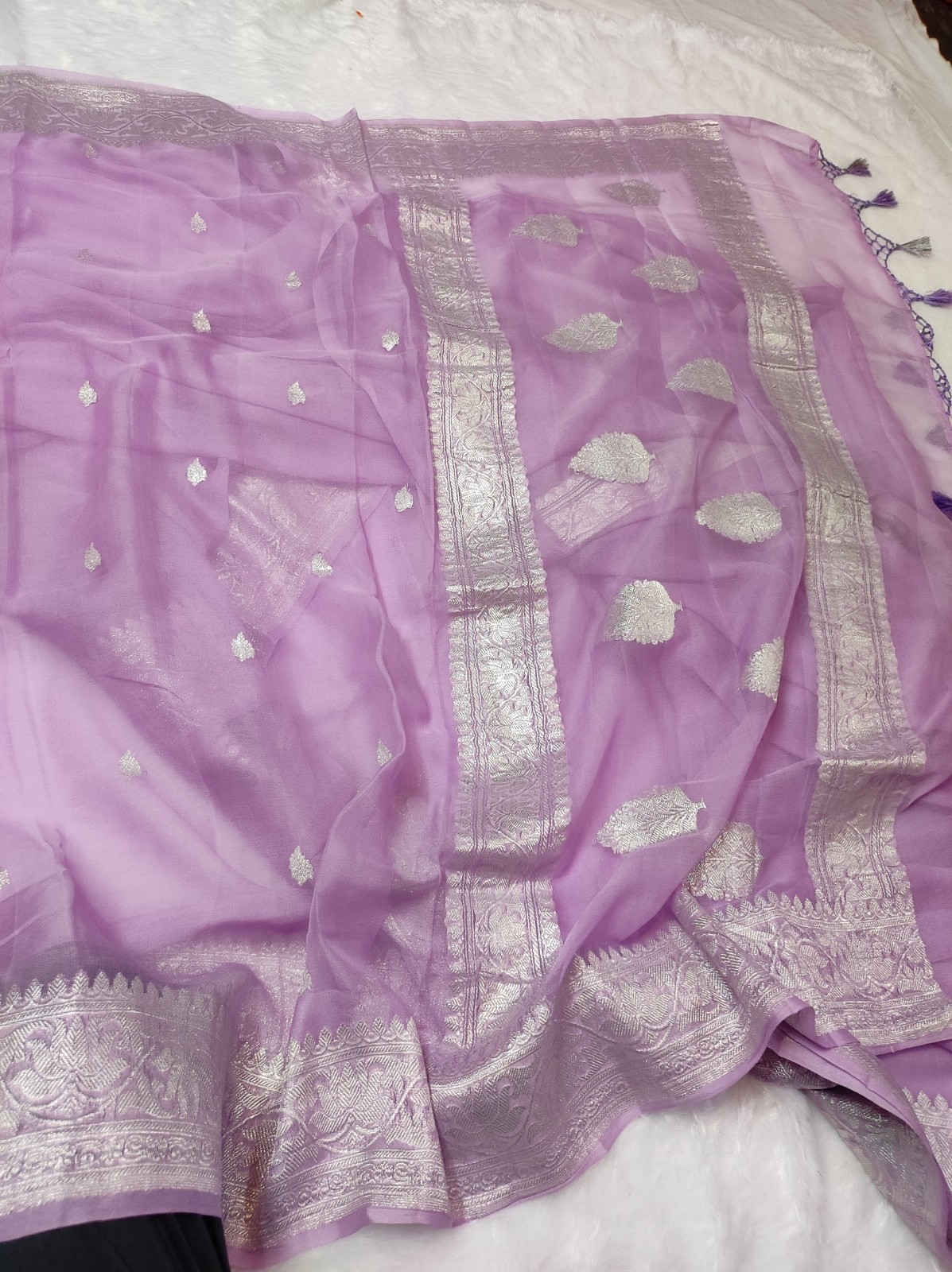Banarasi Pure Khaddi Chiffon Kaduwa Handloom Saree | Lavender Silver Zari