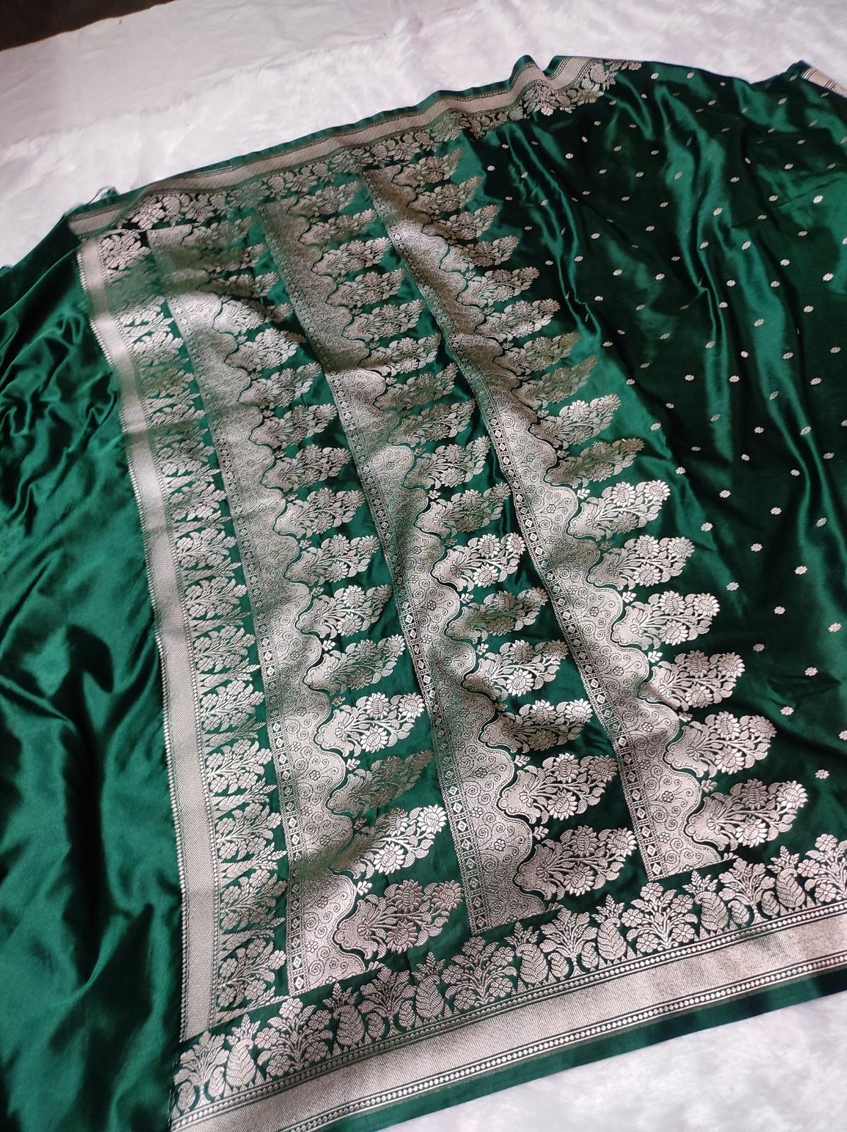 Banarasi Mashru Katan Small Buti Saree with Rich Pallu & Plain Blouse | Emerald Green