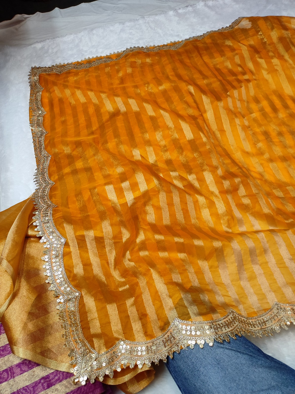 Banarasi Semi Tissue Organza Saree with Lace Border & Plain Tissue Blouse