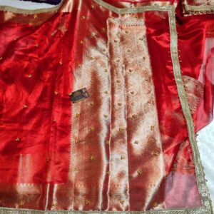 Banarasi Viral Tissue Saree with Heavy Zari Pallu & Ghughroo Border