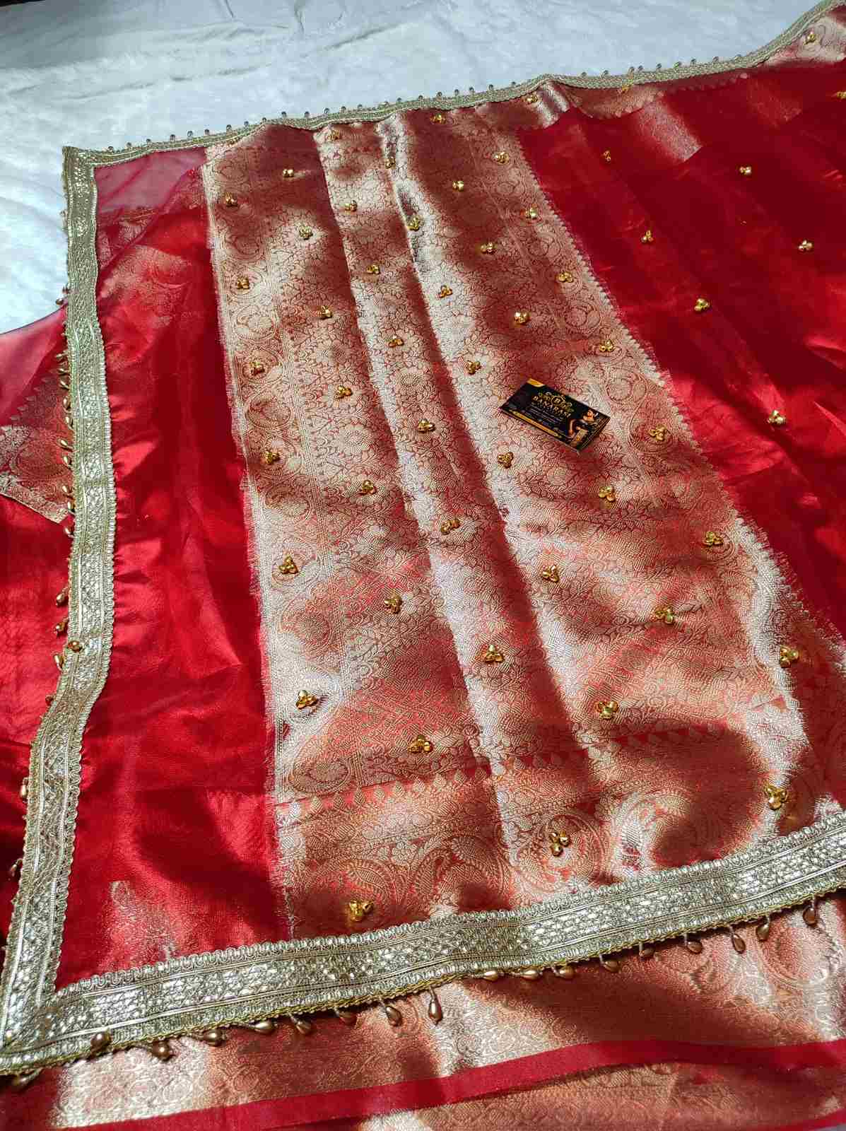 Banarasi Viral Tissue Saree with Heavy Zari Pallu & Ghughroo Border